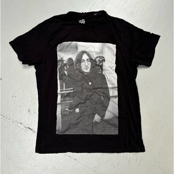 John Lennon on black tee, Mens XL - Picture 1 of 2